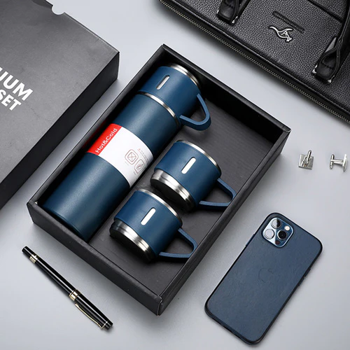 Double-Layer Stainless Steel Vacuum Thermos Bottle.