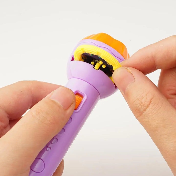 MINI FLASHLIGHT PROJECTOR TOY