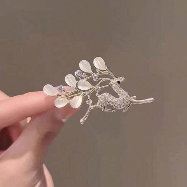 Elegant Rhinestone Running Christmas Deer Pin Brooch