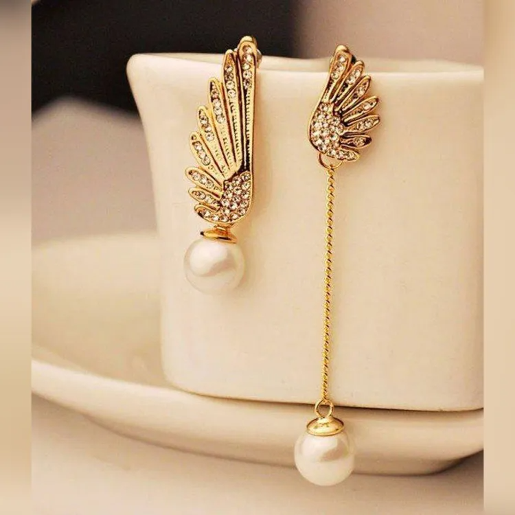 Luxurious Asymmetrical Wings Pearl Drop Earrings