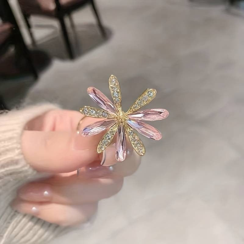 Sparkly Crystal Glass Daisy Flower Pin Brooch