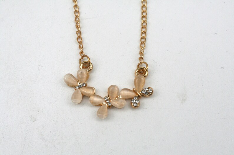 Beautiful Butterfly Pearl Neacklace